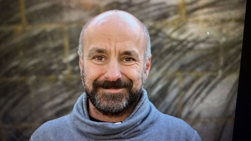 Therapie

75 Euro / per sessie

Therapie bij ORILUCHE biedt een veilige plek om diepgaand stil te staan bij wat er speelt. Je krijgt de ruimte om emoties, oude patronen en ervaringen te onderzoeken. Samen zoeken we naar inzichten en manieren om je beter te voelen en steviger in je leven te staan. Het tempo bepaal jij, met respect voor jouw grenzen en behoeften.